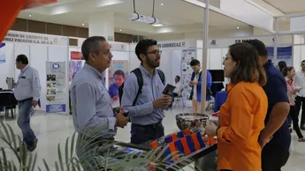 Recorrido de empresas compradoras por los stands