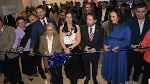 Corte de listón en la inauguración de la expo